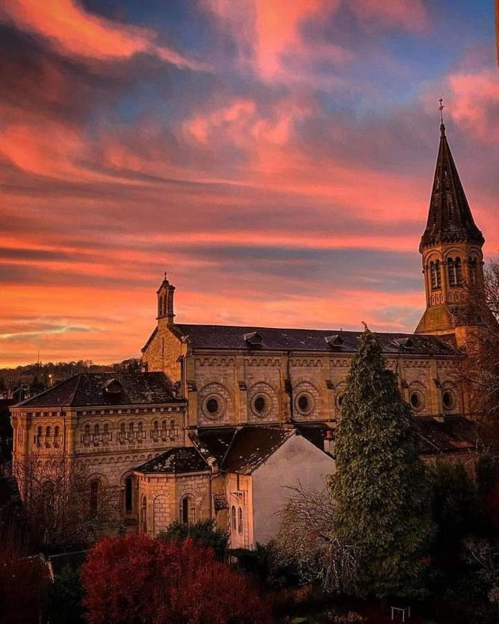 Chambre Climatisee Au Coeur De Brive Avec Televiseur Connecte Wifi Netflix Экстерьер фото